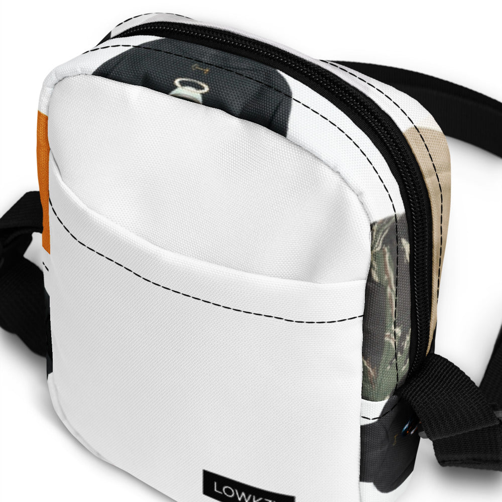 "LOOKBOOK" : Utility Crossbody Bag